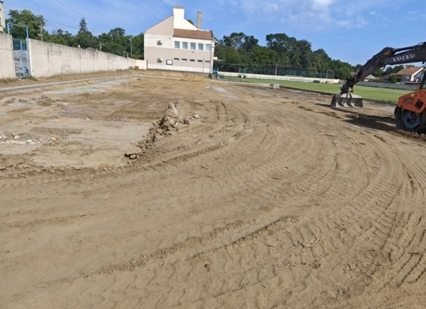 Baktalórántháza műfűves focipálya