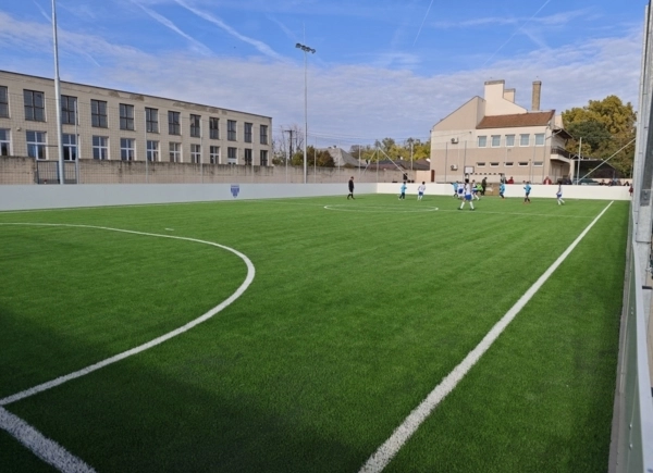 Elkészült a műfüves focipálya